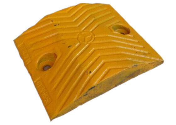 Over 30 Tons RubberLoad Bearing Steel Traffic Safety Speed Hump