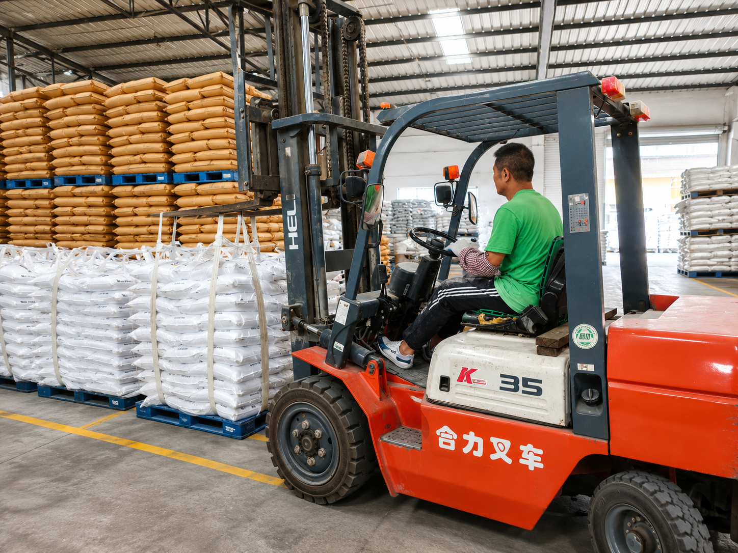 Latest company blogs about HuaQun Road Marking Products Warehouse，Reliable Storage & Efficient Supply for Global Road Safety Projects
