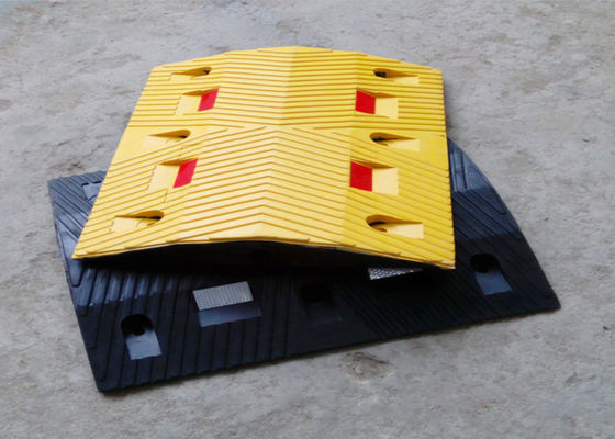 50mm Height High Purity Rubber Black Yellow 9kg Driveway Speed Bumps