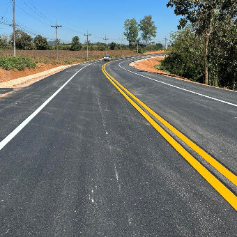 Buy Thermoplastic Paint Pavement Road Reflective Markings 30% Glass Beads High Whiteness Road Marking Paint online manufacture