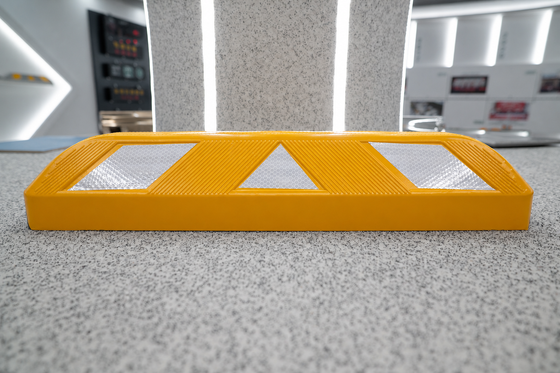 Buy Durable Rubber Parking Block for Asphalt & Concrete Surfaces online manufacture